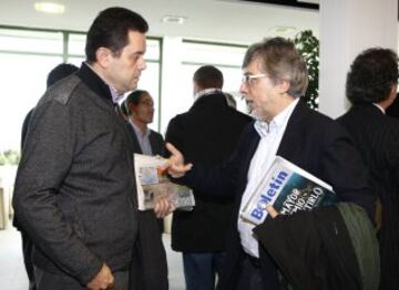 Al evento acudieron, además de numerosos profesionales de la comunicación, en la imagen Tomas Roncero y José Damián González