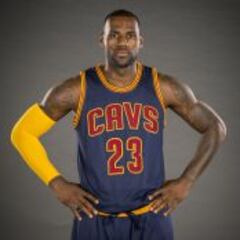 LeBron James alza la voz en contra de las armas de fuego