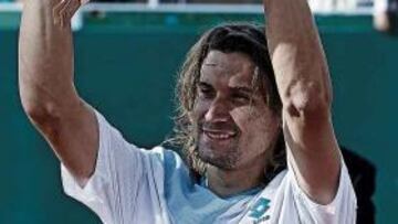 <b>EN CASA. </b>Ferrer se llevó el último título que se disputará en su club.