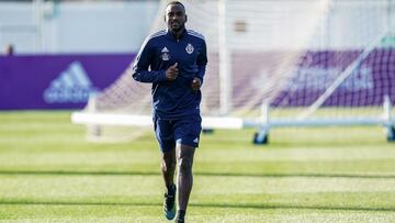 Queir¨®s y El Hacen abandonan el Real Valladolid