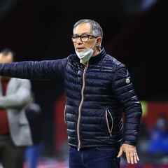 Entrenadores que llegaron a la final en su primer torneo