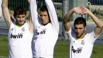 <b>DESCANSO. </b>Iker, Cristiano e Higuaín trabajaron en Valdebebas y tendrán libre este fin de semana.
