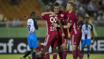 Sigue la previa y el minuto a minuto del Atl&eacute;tico Pantoja vs New York Red Bulls, partido de ida de los Octavos de Final desde el Estadio Ol&iacute;mpico F&eacute;lix S&aacute;nchez.