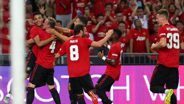 SINGAPORE, SINGAPORE - JULY 20:   Mason Greenwood of Manchester United  celebrates scoring a goal to make the score 1-0 with his team-mates during the 2019 International Champions Cup match between Manchester United and FC Internazionale at the Singapore 