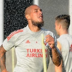 Gallardo sumó a Maidana y Montiel recibió el alta