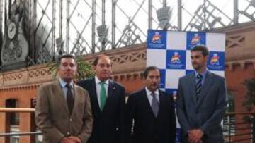 <b>PUESTA DE LARGO. </b>Aspar, Gracia, Carabante y Martín (Renfe).