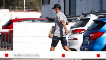 Rodrigo entrenó al margen mientras negocia con el Leeds