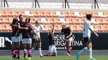 El Sporting Huelva celebra el gol de la victoria.