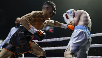 Maravilla Martínez golpea a MaCauly McGowan