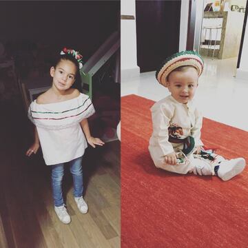 Gignac presumió a sus pequeños hijos con un look muy mexicano.