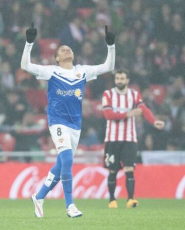 Gol de Balenziaga en propia puerta. 2-1.