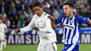 Varane ante el Alavés.