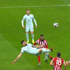 La chilena de Giroud a 1,97 metros de altura que va directa al olimpo de la Champions