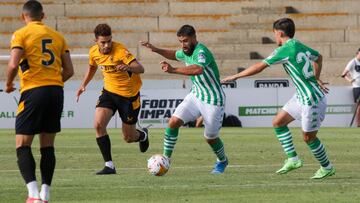 Fekir, ante el Wolverhampton.