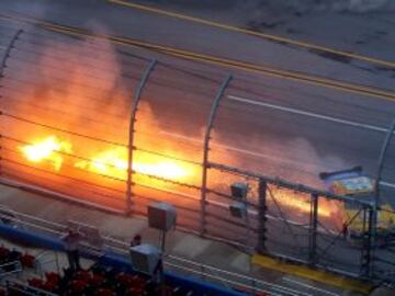 Carrera en la pista de Talladega en Alabama, uno de los óvalos más rápidos y largos de la temporada con más de 4,1 km. En dicha pista, como en Daytona, las velocidades son muy altas, debido tanto a su longitud como a sus peraltes; por tanto en todas las categorías se le colocan dos placas restrictoras de velocidad, sobre todo en la boca del carburador, impidiendo que el motor desarrolle más caballaje dejando a los vehículos con la mitad de la potencia de los motores.