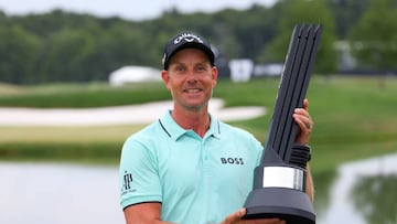 BEDMINSTER, NEW JERSEY - JULY 31: Henrik Stenson of Majesticks GC poses with the first place individual trophy after winning during day three of the LIV Golf Invitational - Bedminster at Trump National Golf Club Bedminster on July 31, 2022 in Bedminster, New Jersey. (Photo by Chris Trotman/LIV Golf via Getty Images)