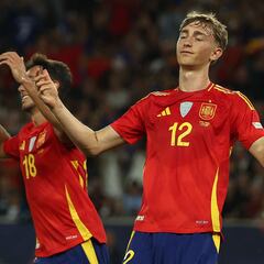 ¡Qué bien mezclan Huijsen y Zubimendi...!