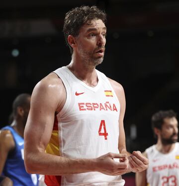 Pau Gasol protesta una acción defensiva. Único encuentro de 205 en el que no ha conseguido anotar canasta.