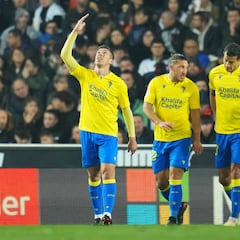 Alcaraz echa el resto