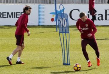 En el entrenamiento, Simeone dio pistas de los posibles titulares ante el Deportivo. 