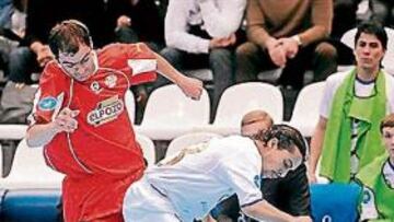 Wilde regatea a Joan.