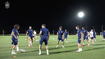 La selección española prepara el tercer partido ante Argentina