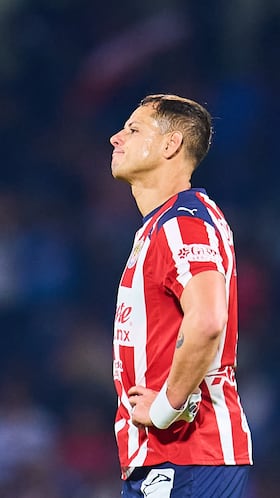 Javier Chicharito Hernandez of Guadalajara during the quarter-final second match between Cruz Azul and Guadalajara as part of the Liga BBVA MX, Torneo Apertura 2025 at Olimpico Universitario Stadium, on November 30, 2025 in Mexico City, Mexico.