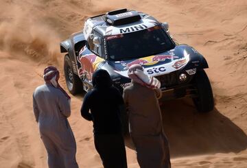 Carlos Sainz y su copiloto Lucas Cruz 
