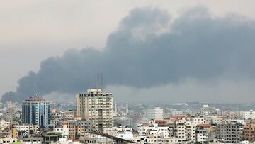 Smoke rises following Israeli strikes in Gaza, October 9, 2023. REUTERS/Mohammed Salem