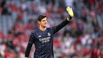 Real Madrid's Belgian goalkeeper Thibaut Courtois waves ahead the UEFA Champions League semi-final first leg football match between FC Bayern Munich and Real Madrid CF on April 30, 2024 in Munich, southern Germany. (Photo by Kirill KUDRYAVTSEV / AFP)