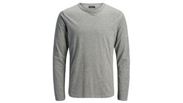 Esta camiseta Jack & Jones de manga larga y en seis colores triunfa en Amazon porque combina con todo