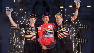 Sepp Kuss, campeón de la Vuelta a España 2023, comparte el podio de Madrid con Jonas Vingegaard y Primoz Roglic.