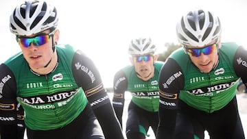 Nuevo maillot del equipo Caja Rural.