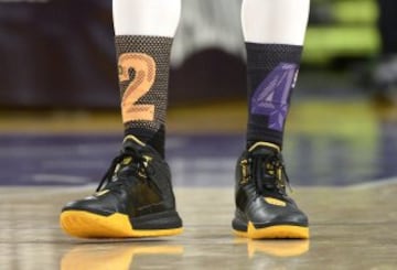 Larry Nance Jr. y sus calcetines de Kobe.