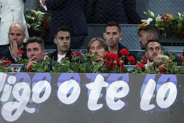 Luka Modric y Koke Resurrección asisten al partido entre Andréi Rubliov y Carlos Alcaraz.