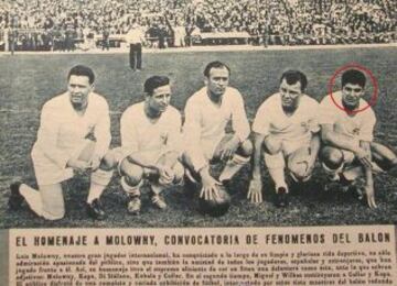 Enrique Collar, mítico jugador del Atlético de Madrid, vistiendo la camiseta del Real Madrid en el homenaje a Molowny. 