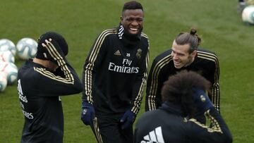 Vinicius y Bale, durante el entrenamiento del Madrid de este viernes.
