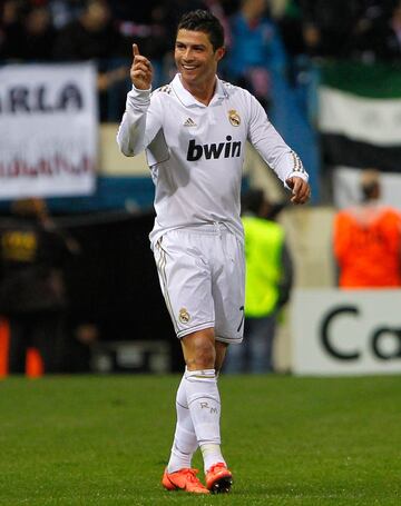11 de abril de 2012. Partido de LaLiga entre el Atl¨¦tico de Madrid y el Real Madrid en el Vicente Calder¨®n (1-4). Cristiano Ronaldo marc¨® el 1-2.