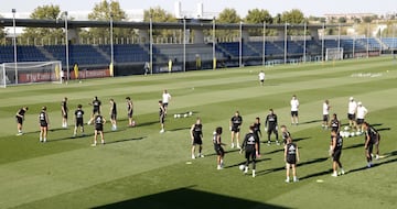 El Madrid entrena pensando en el debut liguero en el Bernabéu