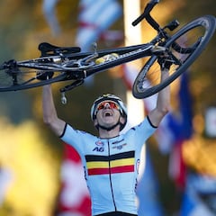 El 'caníbal' Evenepoel vuelve a arrasar y firma el doblete