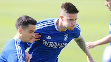 Carlos Vigaray, junto a Bermejo, en un entrenamiento.