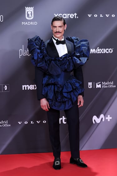 Marbys posa en la alfombra roja. 