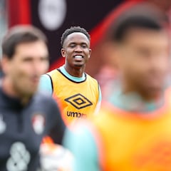 Leeds y Bournemouth dudan con el futuro de Luis Sinisterra