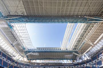 Las obras de remodelaci¨®n del estadio del Real Madrid siguen a buen ritmo y encaran la recta final para su estreno la pr¨®xima temporada.