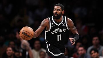 Los Brooklyn Nets emitieron un comunicado en el que señalaron que suspendían cinco partidos a Kyrie Irving por sus comentarios antisemitas.