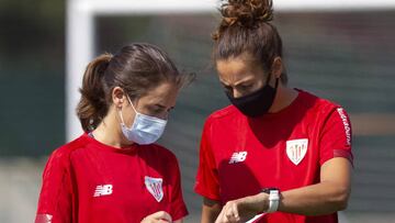 Ainhoa Tirapu, primer día como entrenadora de porteras tras colgar los guantes