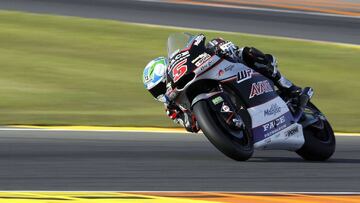 Johann Zarco con su Kalex en el circuito de Cheste.