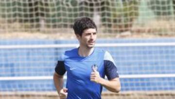 El Levante presenta el lunes al mediocentro Víctor Pérez