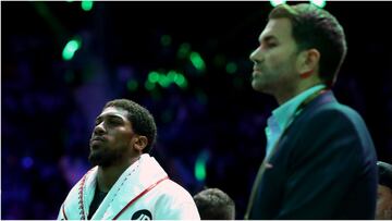 Hearn: Joshua will be eager for Usyk revenge but needs "big changes"