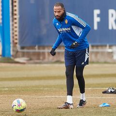 Bebé prepara su cañón contra un Deportivo Alavés lanzado